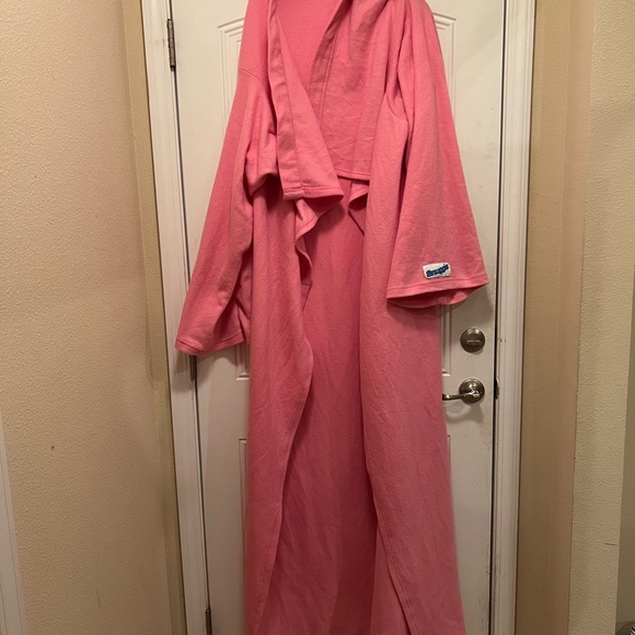 Snuggie - Picture 3 of 4